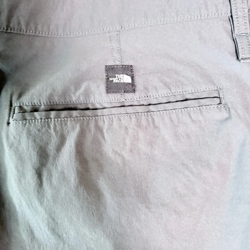 The North Face Mens SZ 38 Regular Dark Gray Flat Front Outdoor Hiking Shorts
